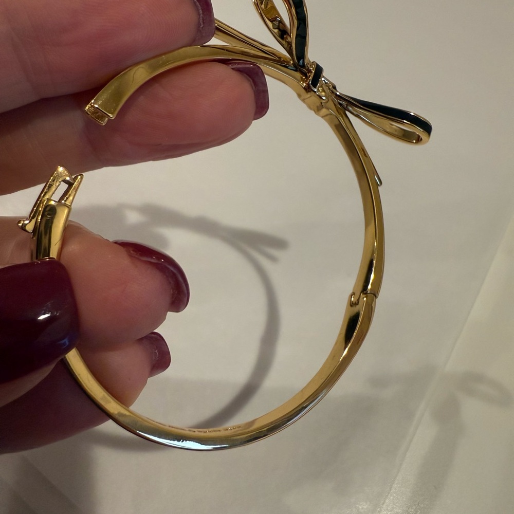Kate Spade Gold and Black Bow bracelet. Brand New, No tags... giftable - Picture 11 of 13
